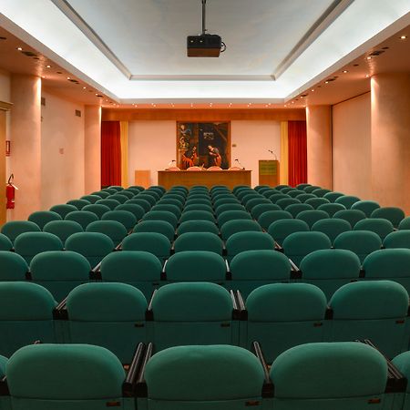 Hotel Oliveto Дезенцано-дель-Гарда Екстер'єр фото