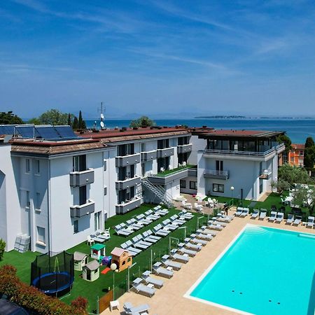 Hotel Oliveto Дезенцано-дель-Гарда Екстер'єр фото