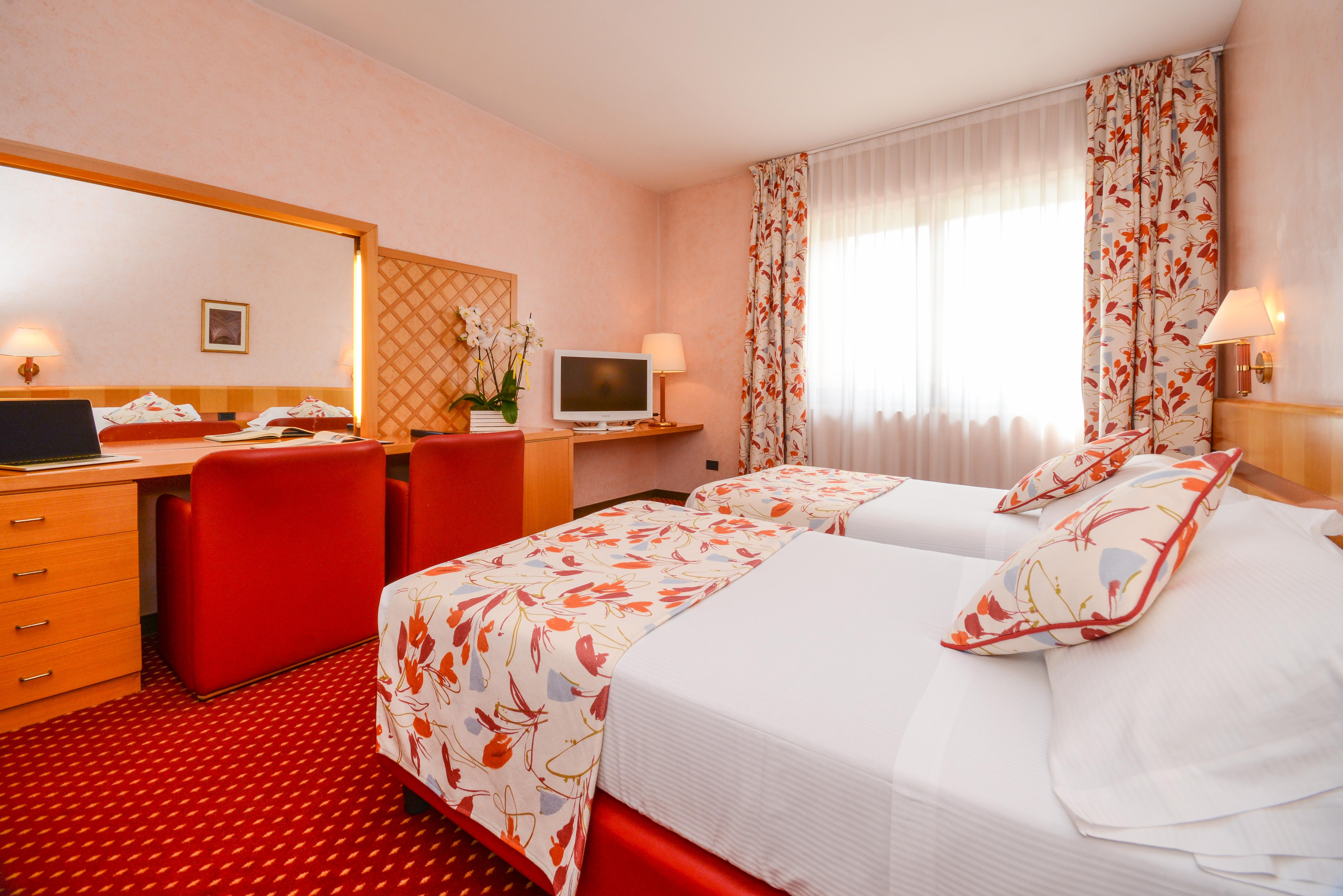 Hotel Oliveto Дезенцано-дель-Гарда Екстер'єр фото