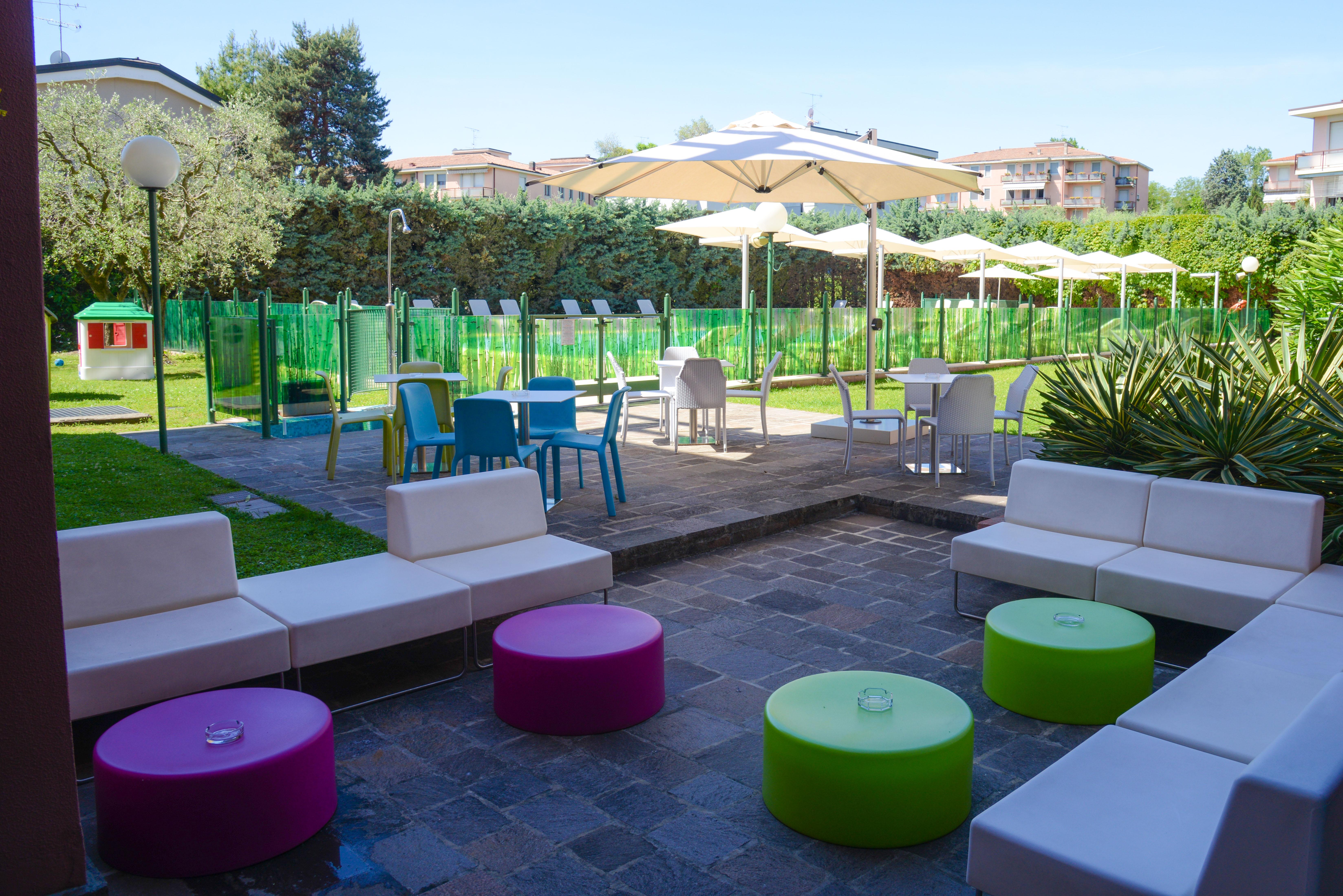 Hotel Oliveto Дезенцано-дель-Гарда Екстер'єр фото