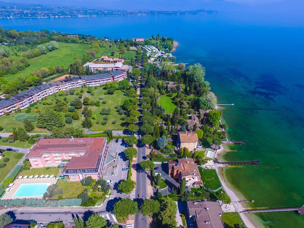 Hotel Oliveto Дезенцано-дель-Гарда Екстер'єр фото